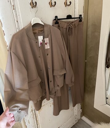 Comfy bomber taupe