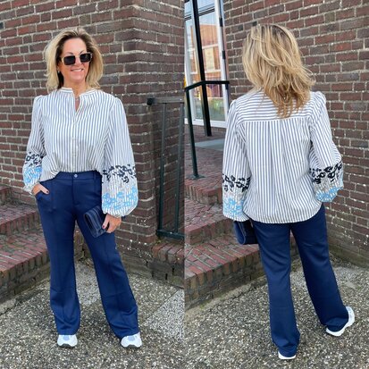 C&S Auburn blouse ice blue