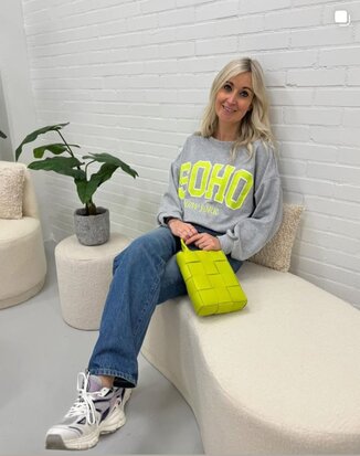 SOHO sweater grijs met lime letters