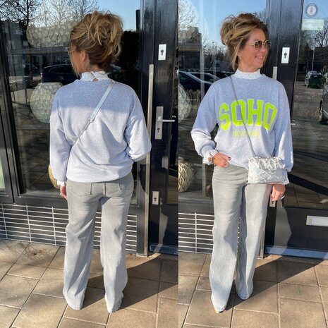 SOHO sweater grijs met lime letters