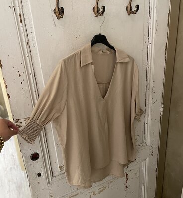 Aliana Kraag blouse beige